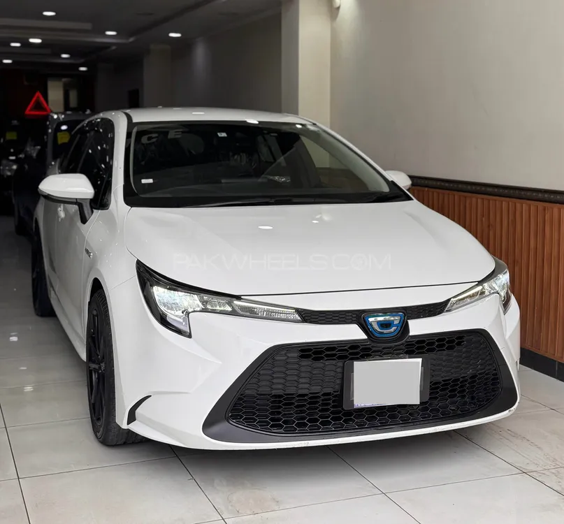 Toyota Corolla 2020 for Sale in Peshawar Image-1