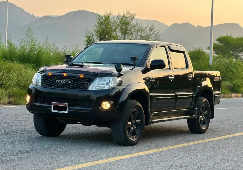 Toyota Hilux 2009 for Sale in Islamabad Image-1