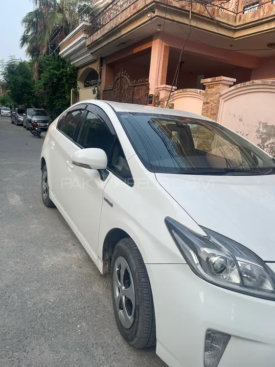 Toyota Prius 2014 for Sale in Lahore Image-1