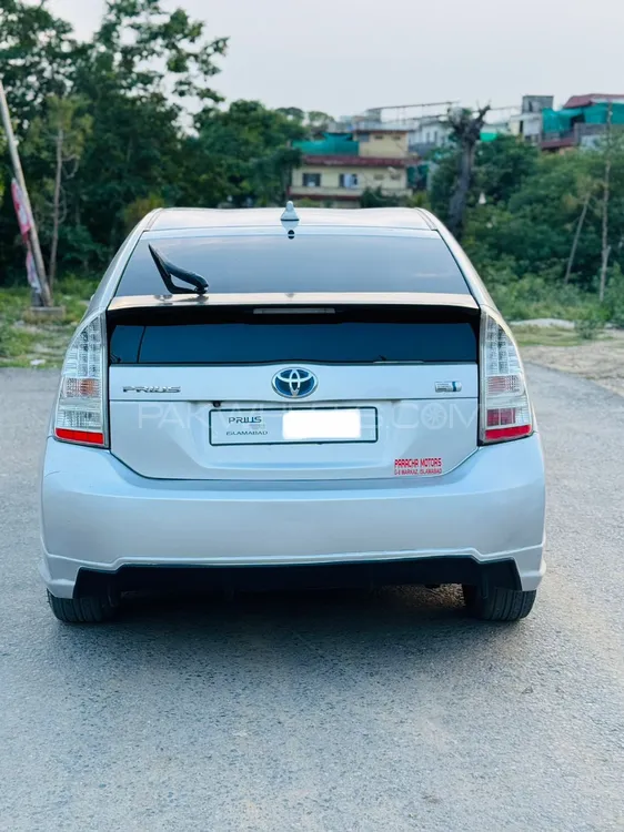 Toyota Prius 2011 for Sale in Islamabad Image-1