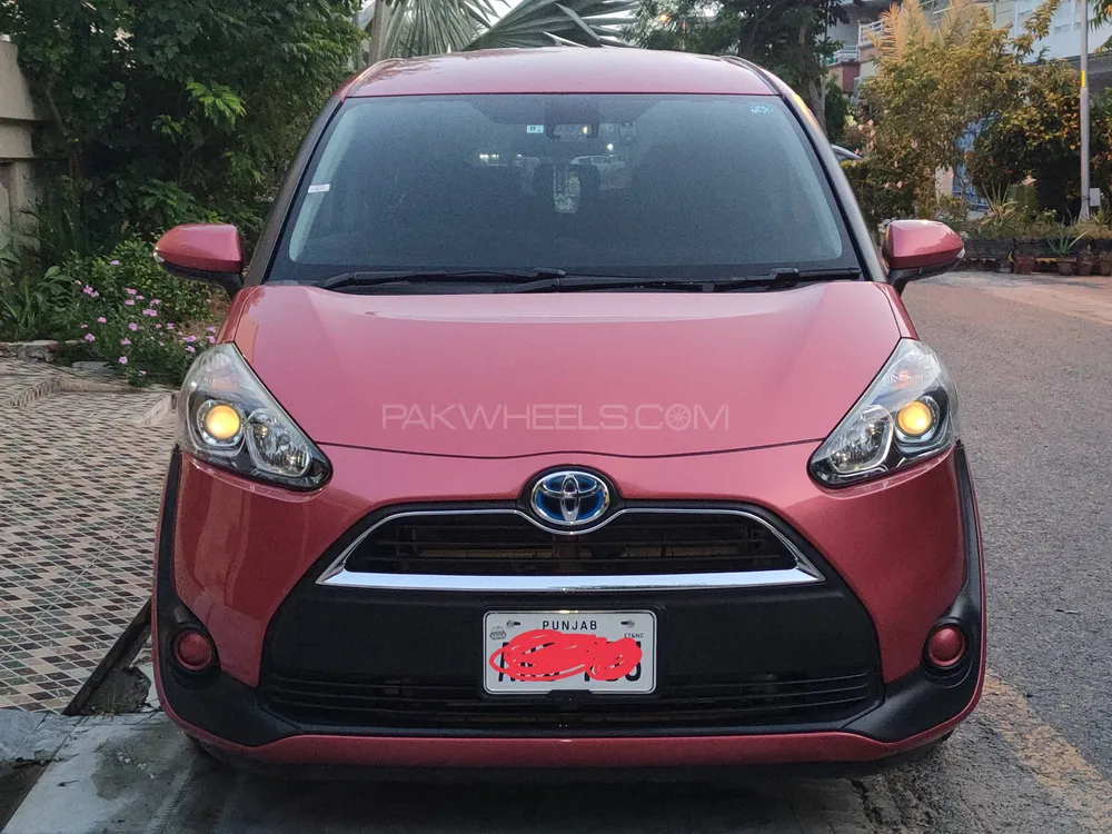Toyota Sienta 2018 for Sale in Lahore Image-1
