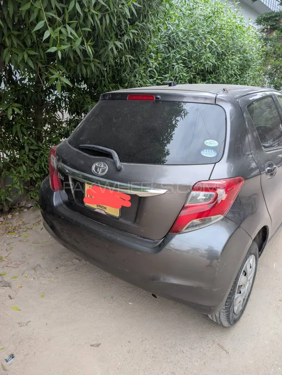Toyota Vitz 2015 for Sale in Karachi Image-1