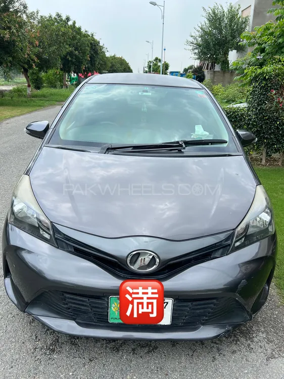 Toyota Vitz 2016 for Sale in Lahore Image-1