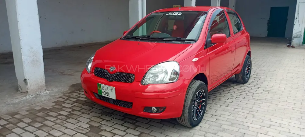 Toyota Vitz 2001 for Sale in Nowshera Image-1