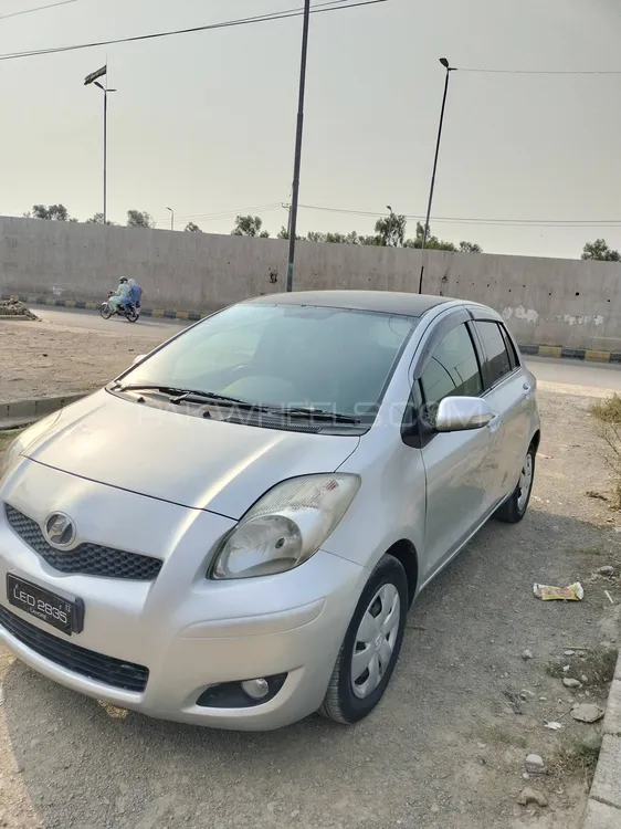 Toyota Vitz 2007 for Sale in Peshawar Image-1