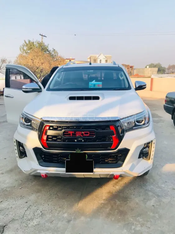 Toyota Hilux 2017 for Sale in Sheikhupura Image-1