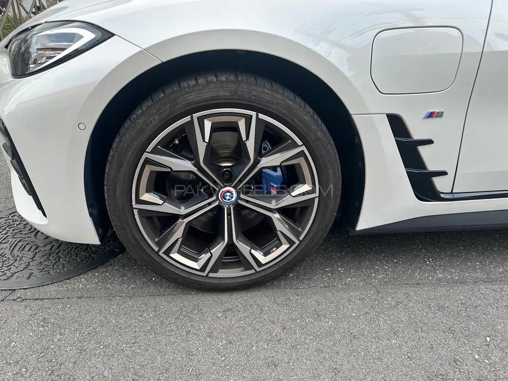 BMW i4 2022 for Sale in Lahore BMW i4 2022 for Sale in Lahore Image-9