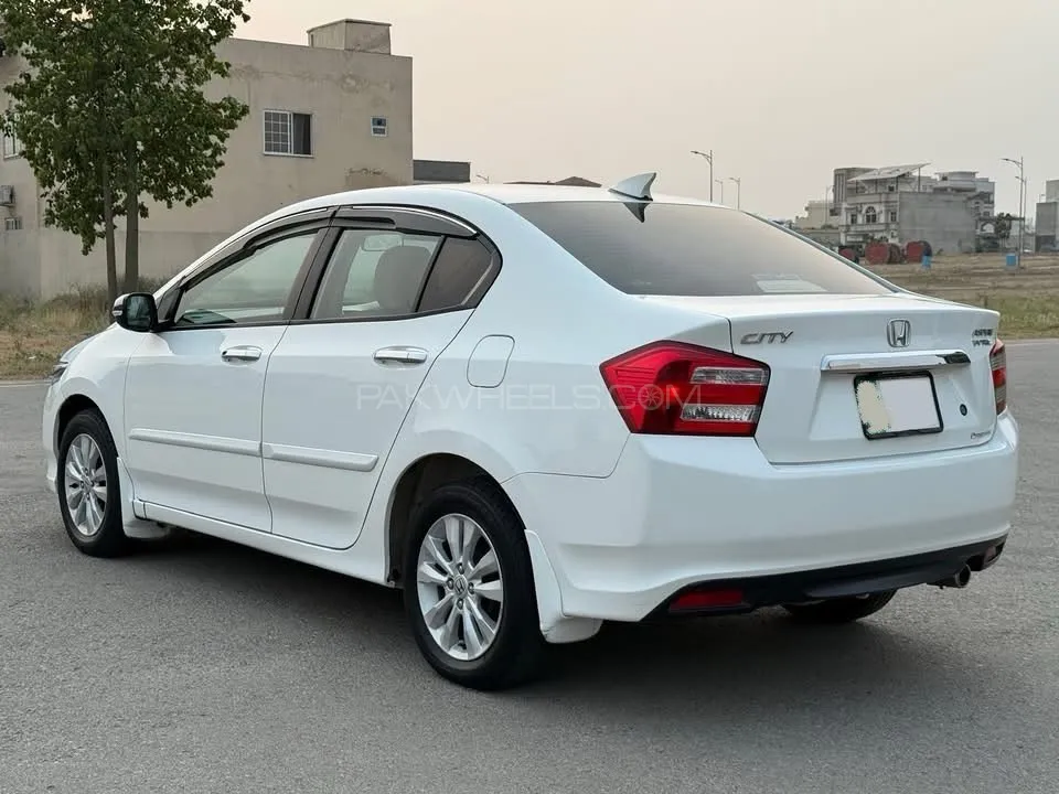 Honda City 2018 for Sale in Islamabad Image-1