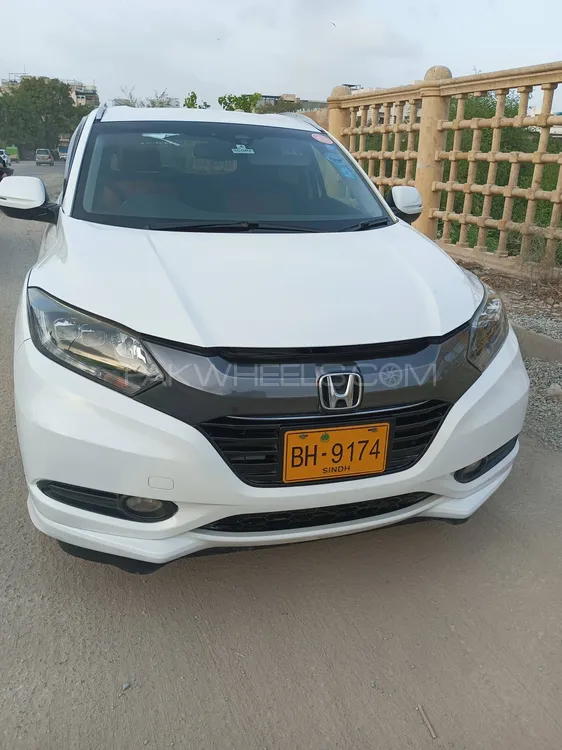 Honda Vezel 2015 for Sale in Karachi Image-1