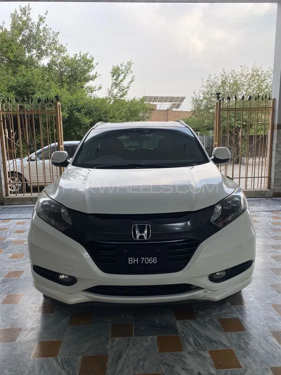Honda Vezel 2015 for Sale in Peshawar Image-1