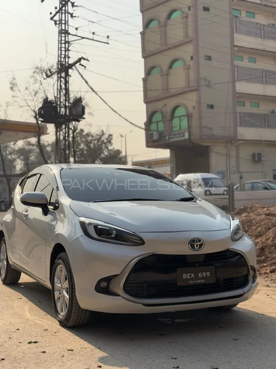 Toyota Aqua 2022 for Sale in Peshawar Image-1