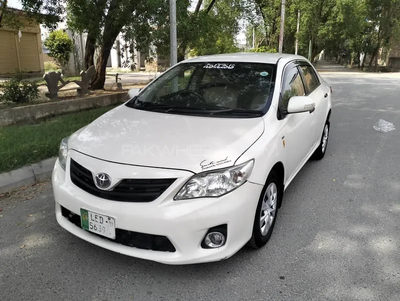 Toyota Corolla 2011 for Sale in Arifwala Image-1