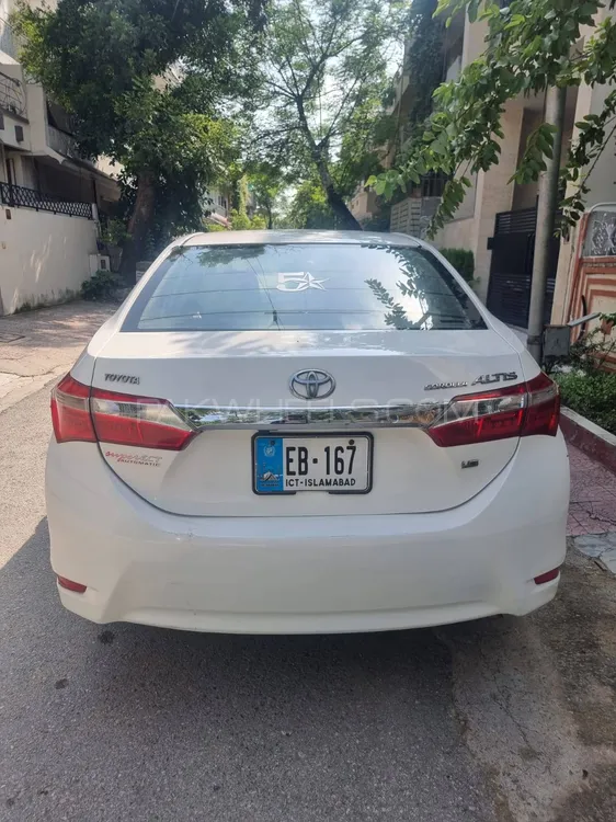 Toyota Corolla 2015 for Sale in Islamabad Image-1