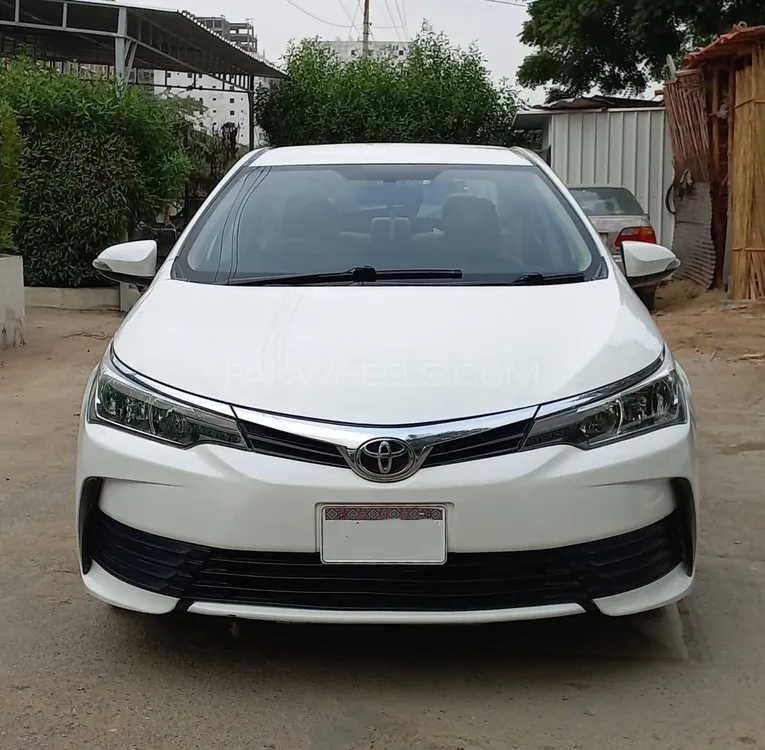 Toyota Corolla 2018 for Sale in Karachi Image-1