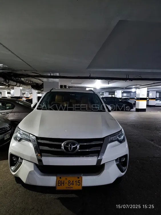 Toyota Fortuner 2020 for Sale in Karachi Image-1