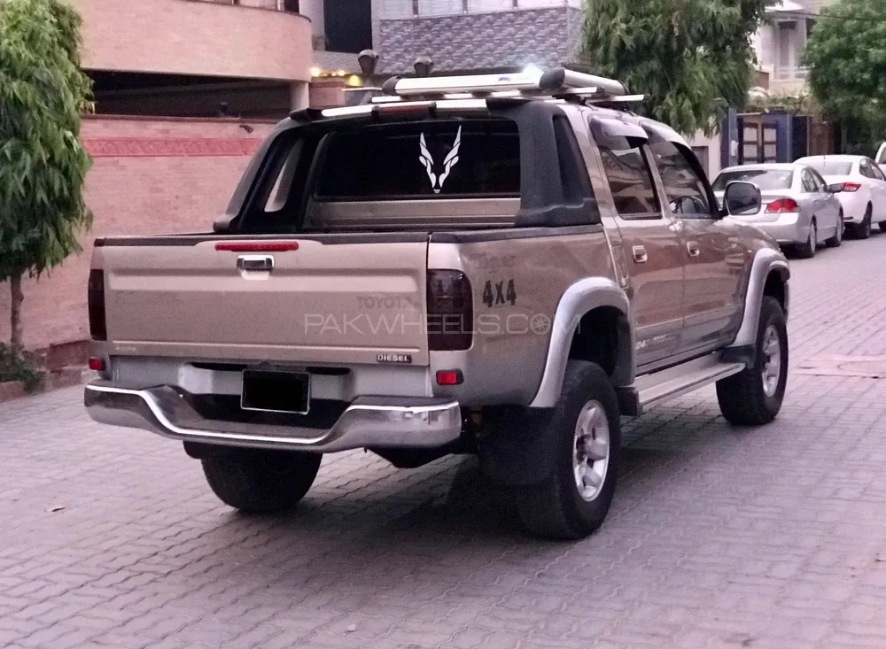 Toyota Hilux 2007 for Sale in Faisalabad Image-1