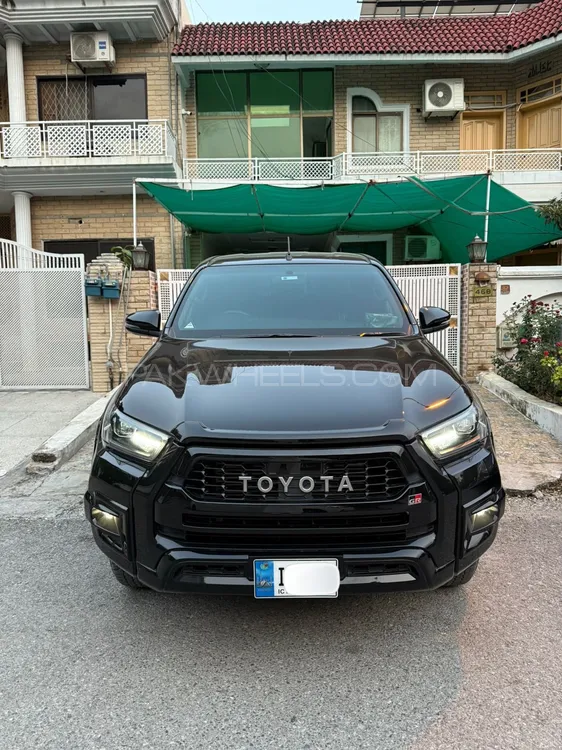 Toyota Hilux 2025 for Sale in Islamabad Image-1