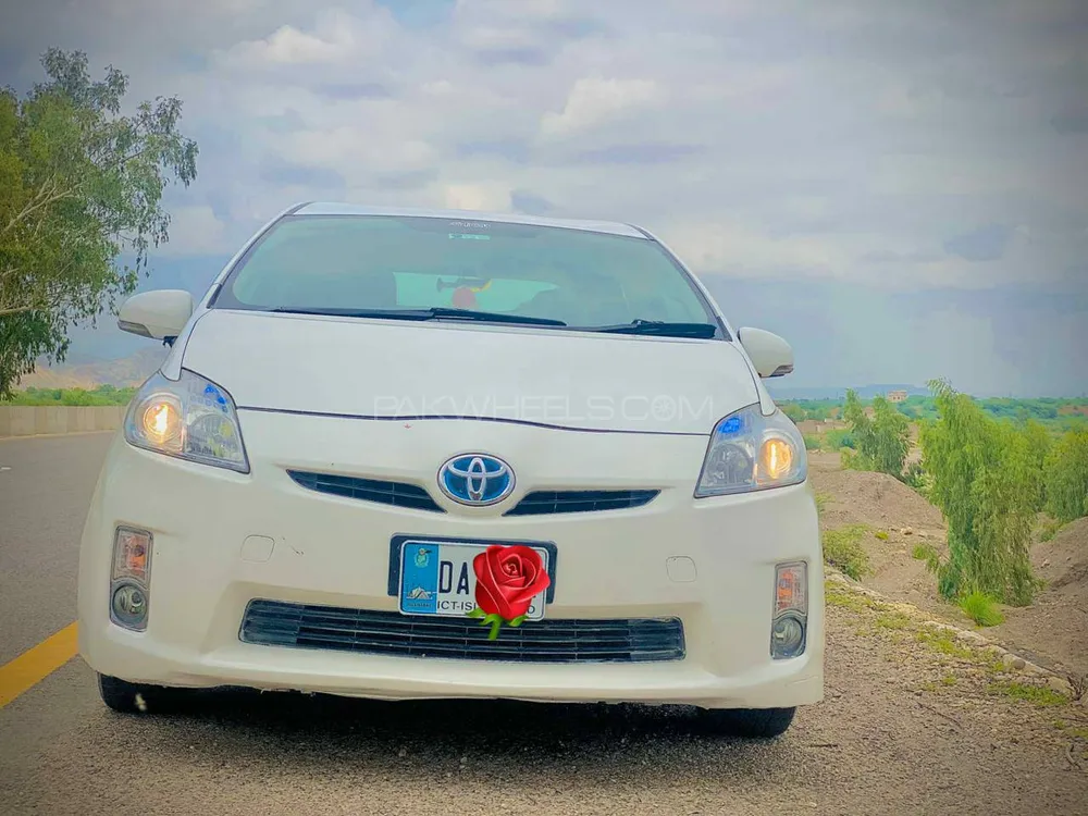 Toyota Prius 2011 for Sale in Bannu Toyota Prius 2011 for Sale in Bannu Image-3