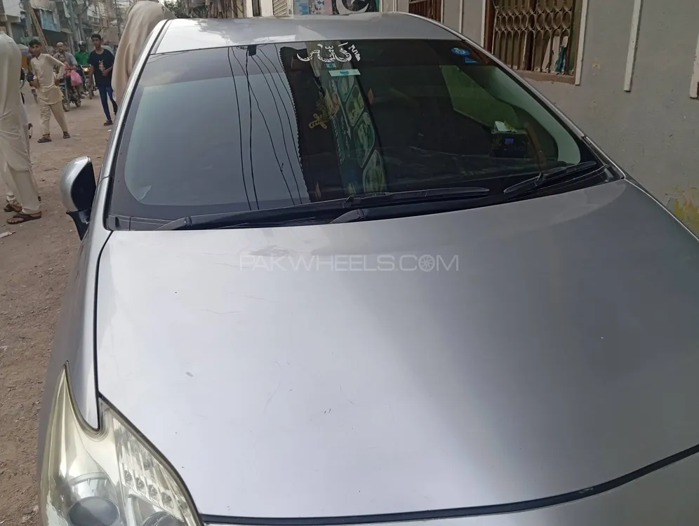 Toyota Prius 2012 for Sale in Karachi Image-1