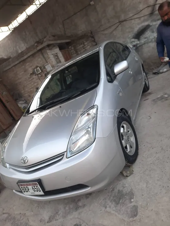 Toyota Prius 2010 for Sale in Islamabad Image-1