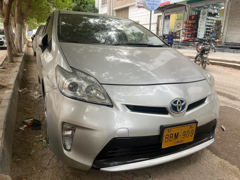 Toyota Prius 2010 for Sale in Karachi Image-1