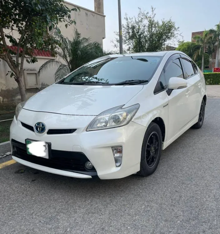 Toyota Prius 2012 for Sale in Lahore Image-1