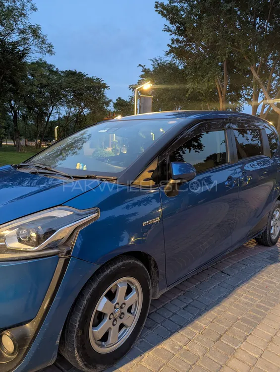 Toyota Sienta 2015 for Sale in Islamabad Image-1