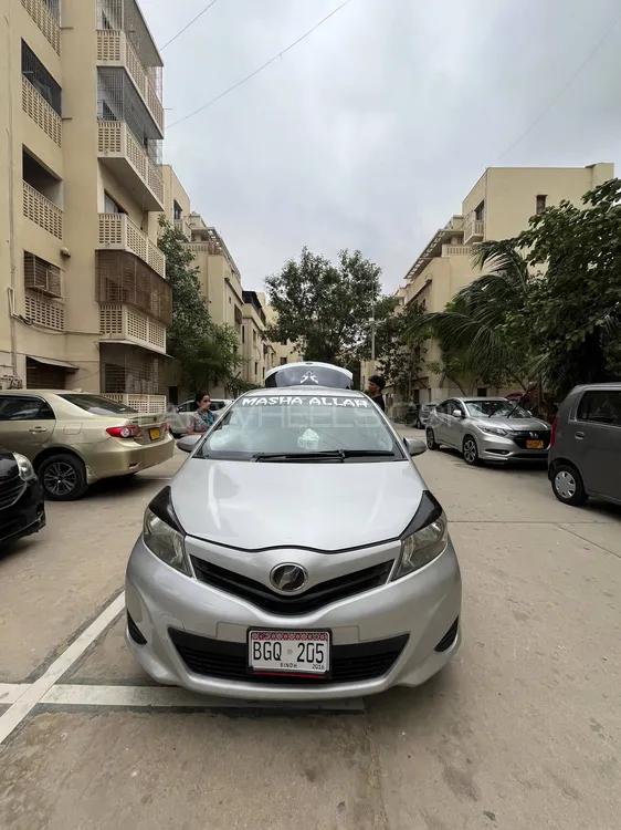 Toyota Vitz 2013 for Sale in Karachi Image-1