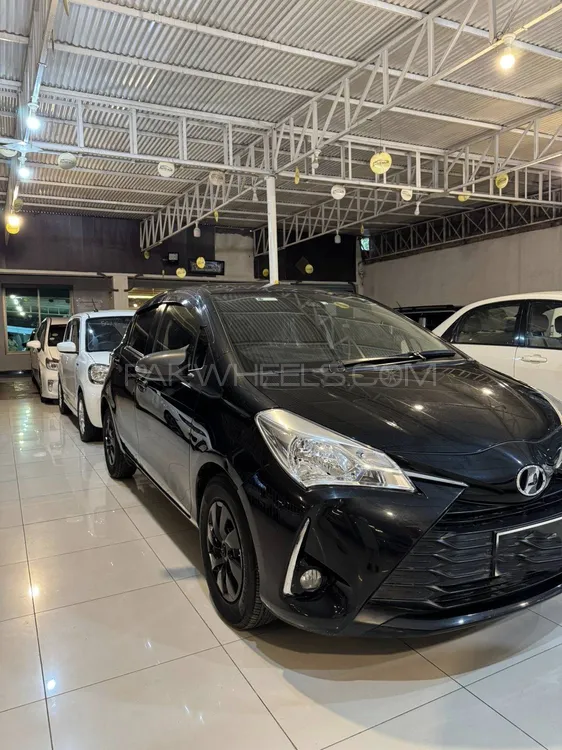 Toyota Vitz 2018 for Sale in Peshawar Image-1