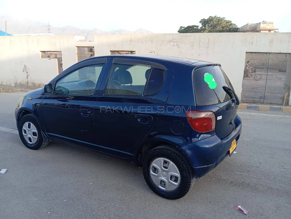 Toyota Vitz 2001 for Sale in Quetta Image-1