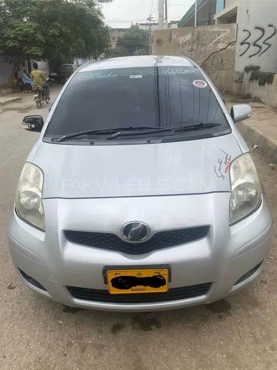 Toyota Vitz 2010 for Sale in Karachi Image-1