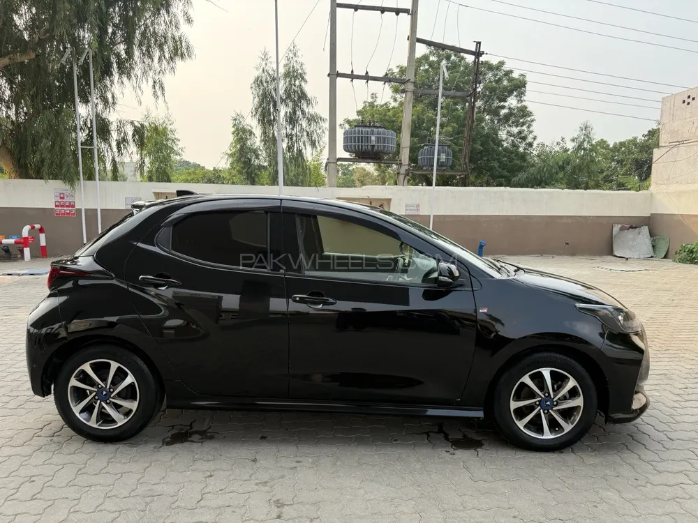 Toyota Yaris Hatchback 2020 for Sale in Faisalabad Image-1