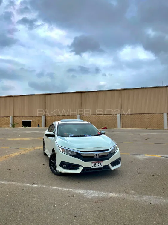 Honda Civic 2018 for Sale in Karachi Image-1