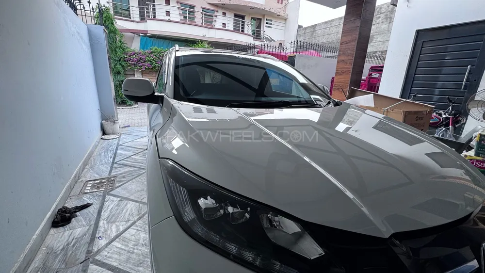 Honda Vezel 2015 for Sale in Sahiwal Image-1