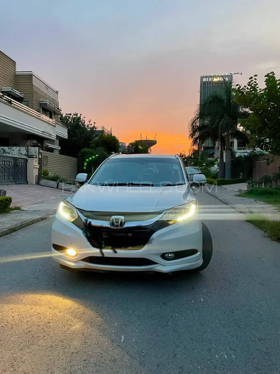 Honda Vezel 2015 for Sale in Rawalpindi Image-1