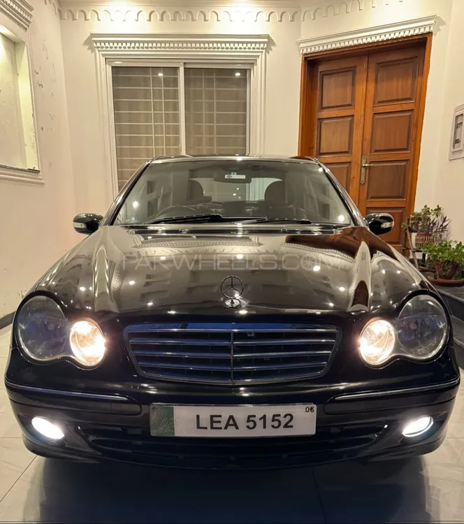 Mercedes Benz C Class 2004 for Sale in Islamabad Image-1