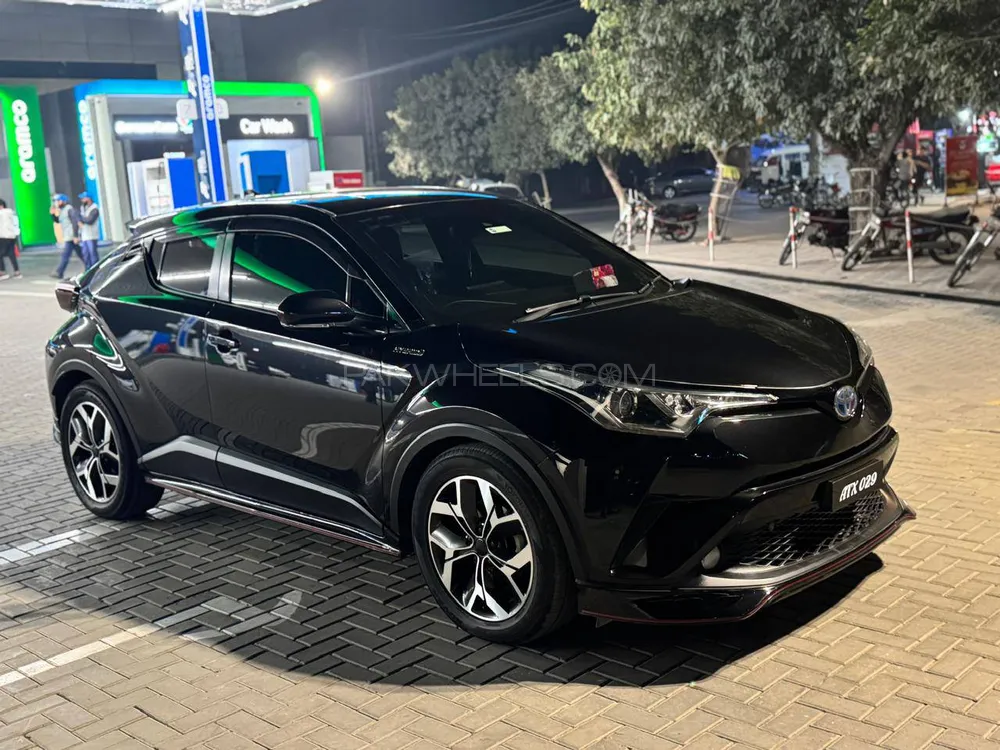 Toyota C-HR 2017 for Sale in Lahore Image-1