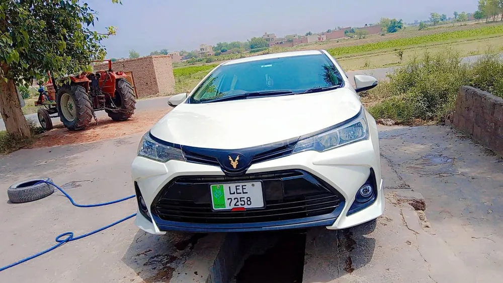 Toyota Corolla 2017 for Sale in Faisalabad Image-1