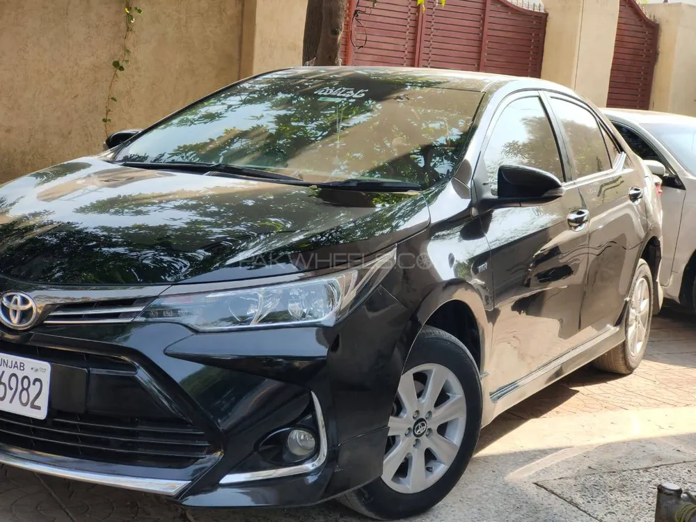Toyota Corolla 2018 for Sale in Islamabad Image-1