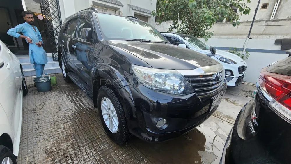 Toyota Fortuner 2013 for Sale in Karachi Image-1