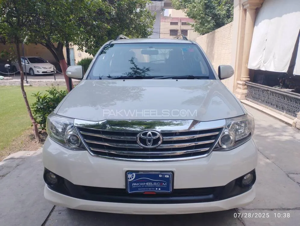 Toyota Fortuner 2013 for Sale in Peshawar Image-1