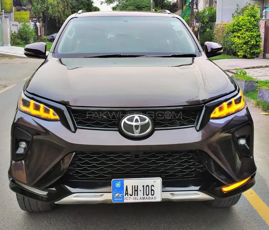 Toyota Fortuner 2018 for Sale in Islamabad Image-1