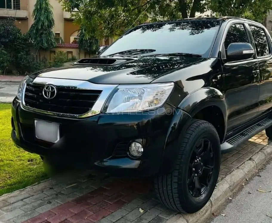 Toyota Hilux 2005 for Sale in Faisalabad Image-1
