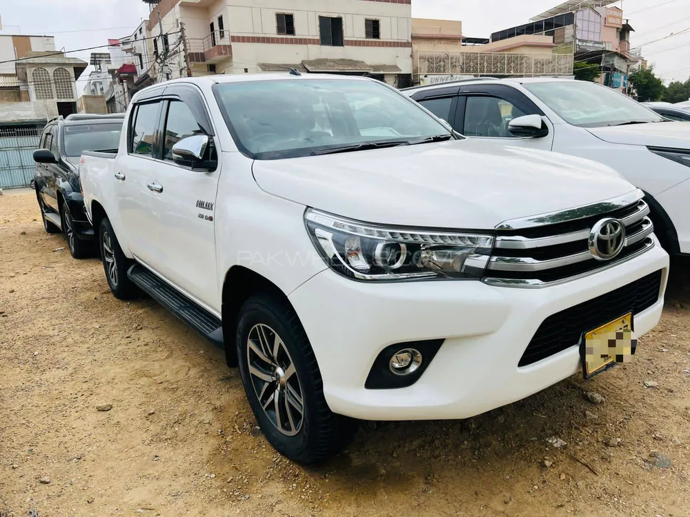 Toyota Hilux 2021 for Sale in Karachi Image-1