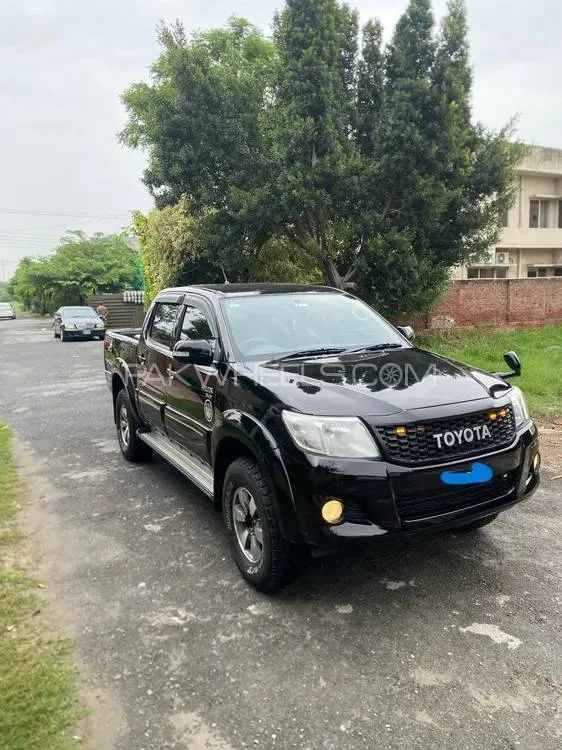 Toyota Hilux 2013 for Sale in Lahore Image-1