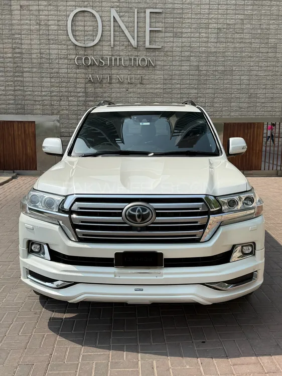 Toyota Land Cruiser 2016 for Sale in Islamabad Image-1