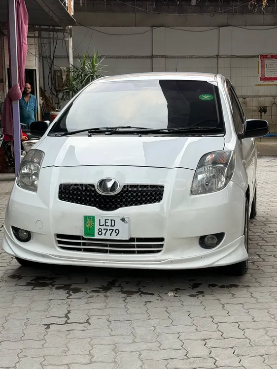 Toyota Vitz 2006 for Sale in Peshawar Image-1