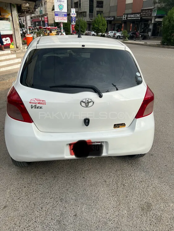 Toyota Vitz 2007 for Sale in Karachi Image-1