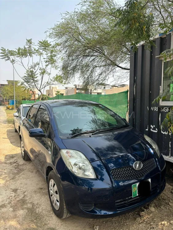 Toyota Vitz 2006 for Sale in Sialkot Image-1