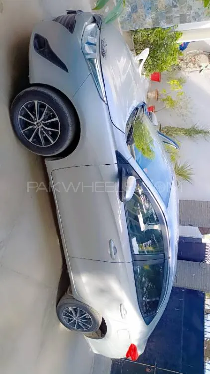 Toyota Yaris Sedan 2021 for Sale in Karachi Image-1